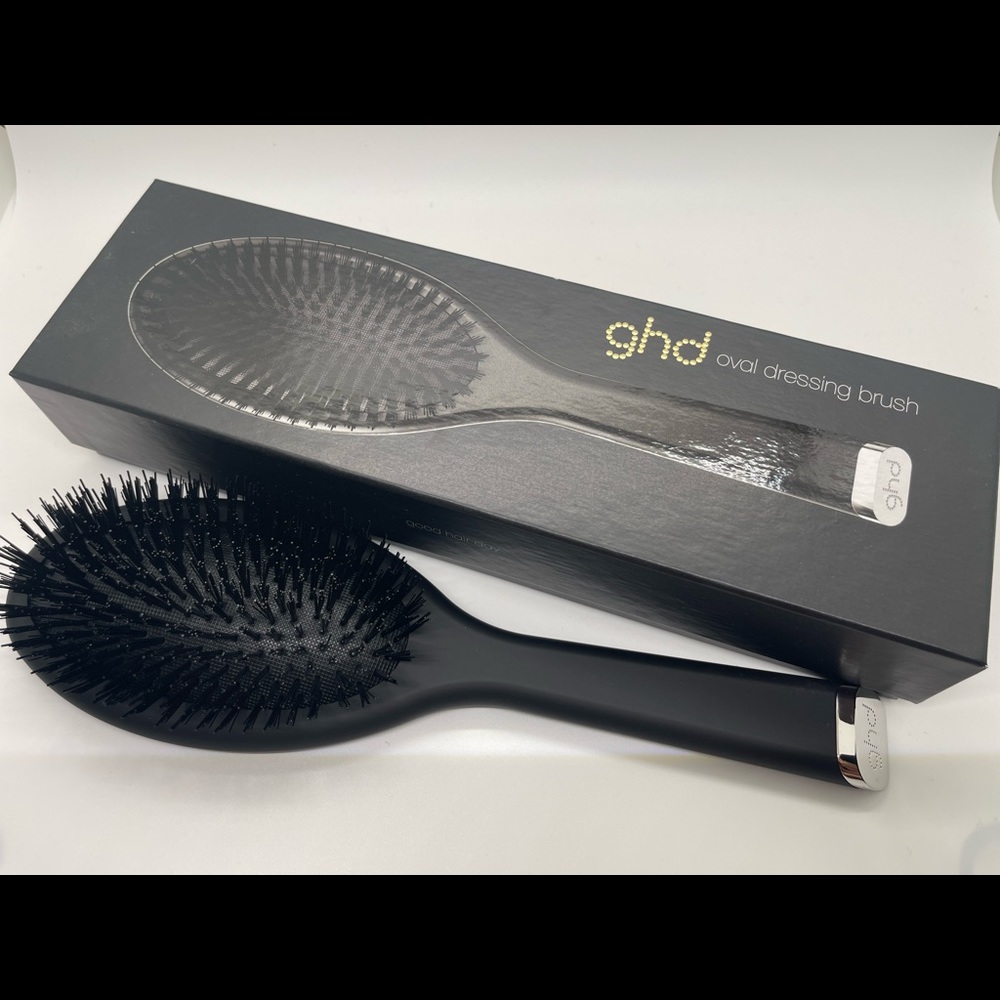 ***NEW IN BOX *** GHD OVAL DRESSING BRUSH
